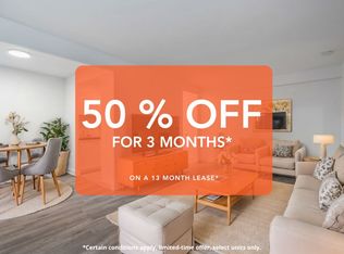 161 Saint George St #503, Toronto, ON M5R 2M3