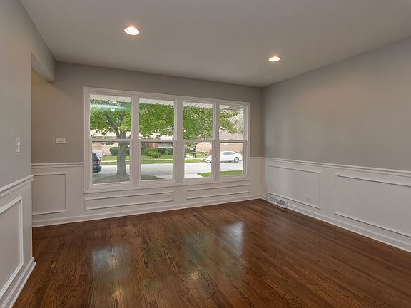 4th image of 435 Luella Ave