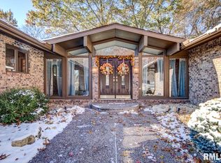 5205 37th Avenue Ct, Moline, IL 61265