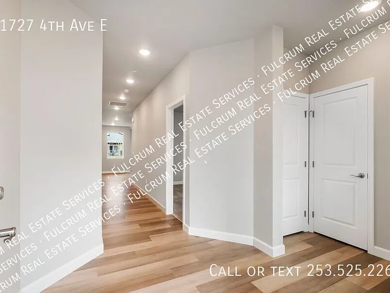 11727 4th Ave E — Photo 3