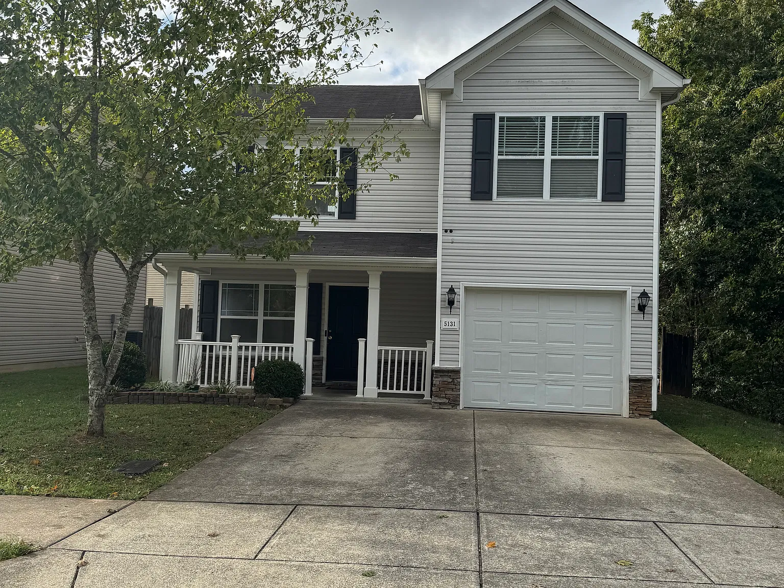 3 bed, 2.5 bath, 1420 sqft, $2,000 — Photo 1