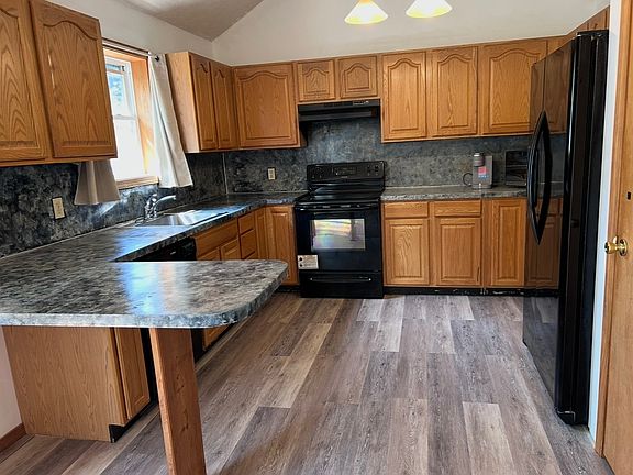 5th image of 838 Cayuga Way