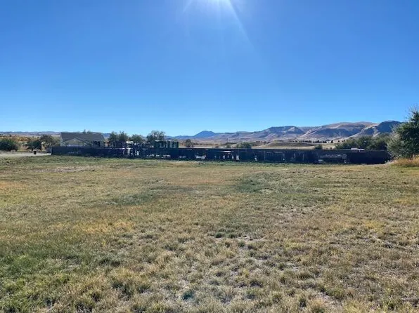 302 Rendezvous St, Buffalo, WY 82834