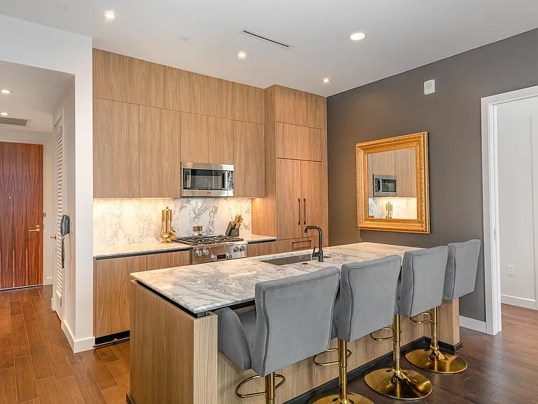 160 2nd Ave S #1606 — Photo 9