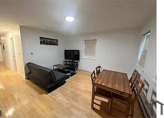 4th image of 1023 Elder Ave #B