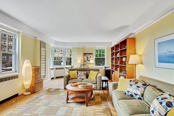 1st image of 160 Cabrini Blvd APT 26