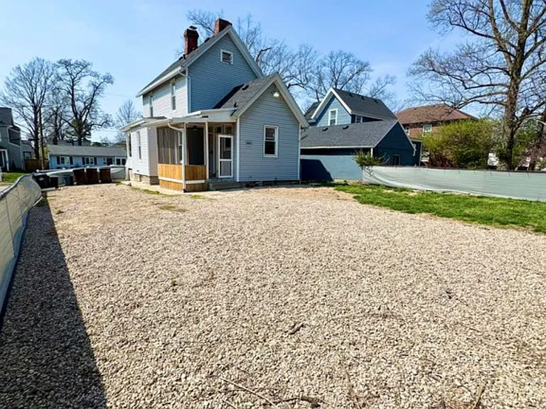 6828 Kenton Ave — Photo 16