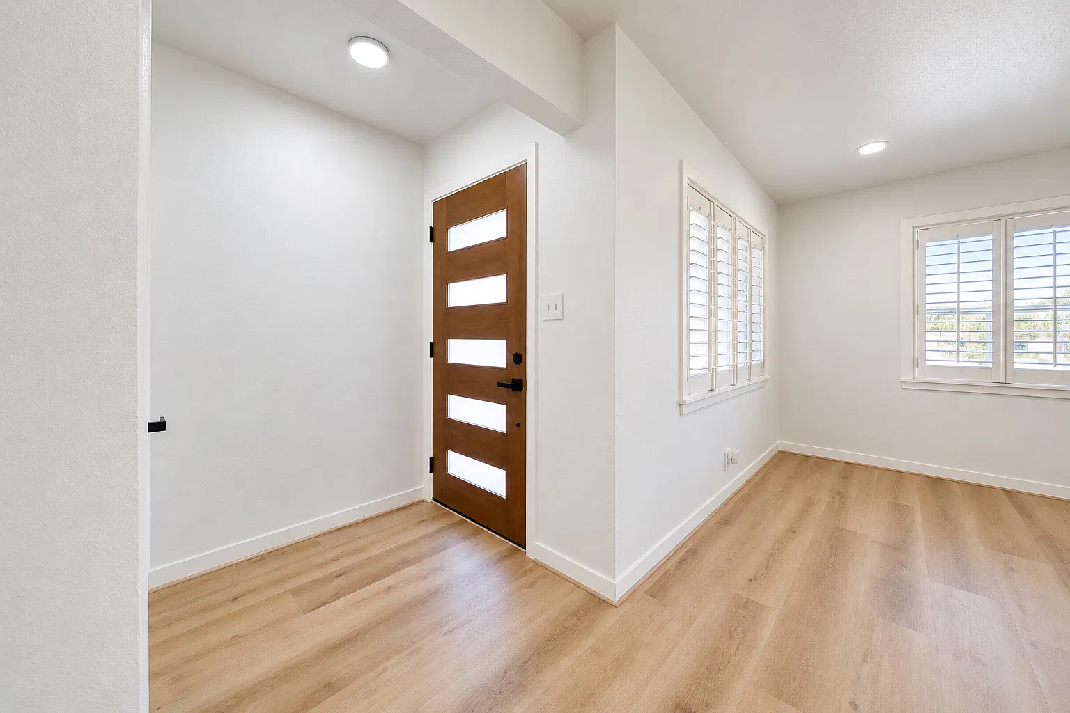 3 bed, 1350 sqft, $1,950 — Photo 4