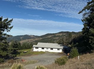 480 Sabertooth Rd, Blue Lake, CA 95525