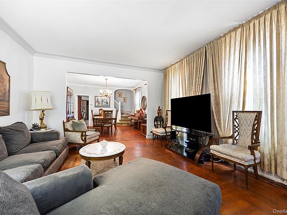 3rd image of 1003 Lenox Road