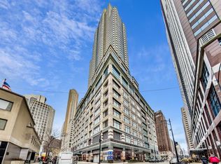 100 E Huron St APT 3505, Chicago, IL 60611