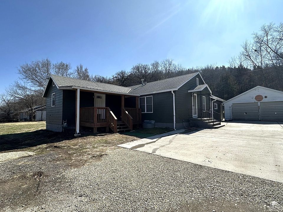 1st image of 561 Zeandale Rd