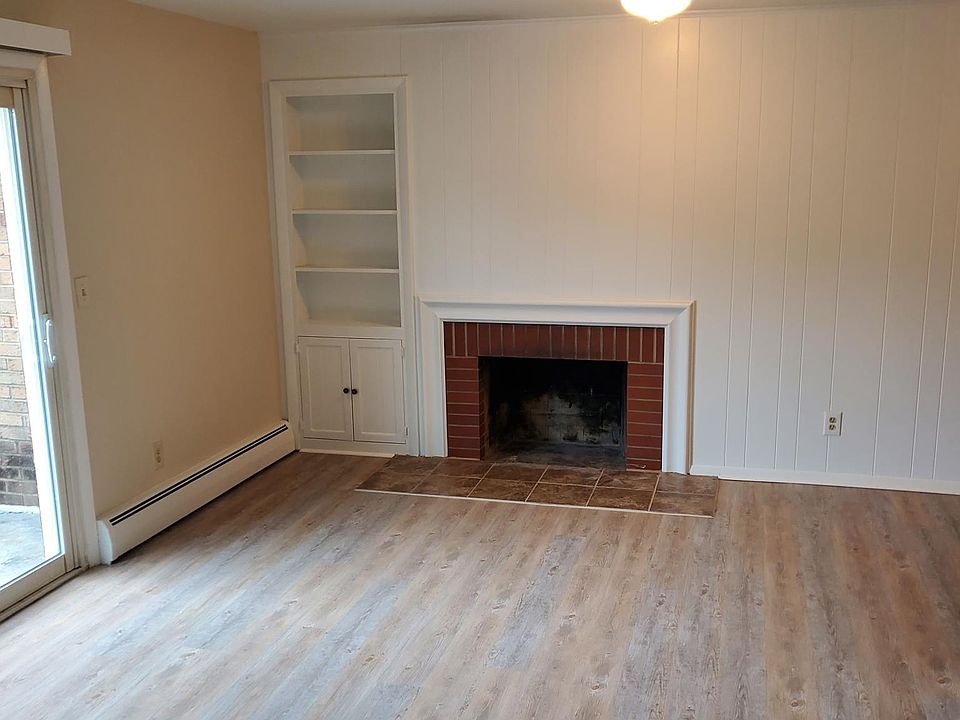 1st image of 2102 Oxford Ave