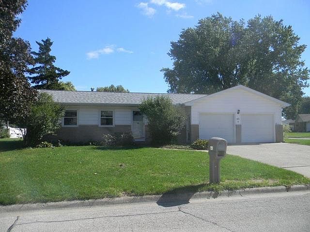 1st image of 46 Oakwood Dr