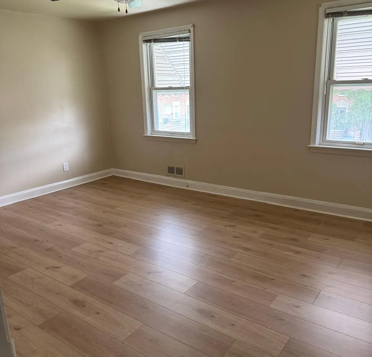 4413 Parkton Ave — Photo 2