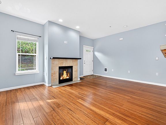 4th image of 102 NE Canvasback Way