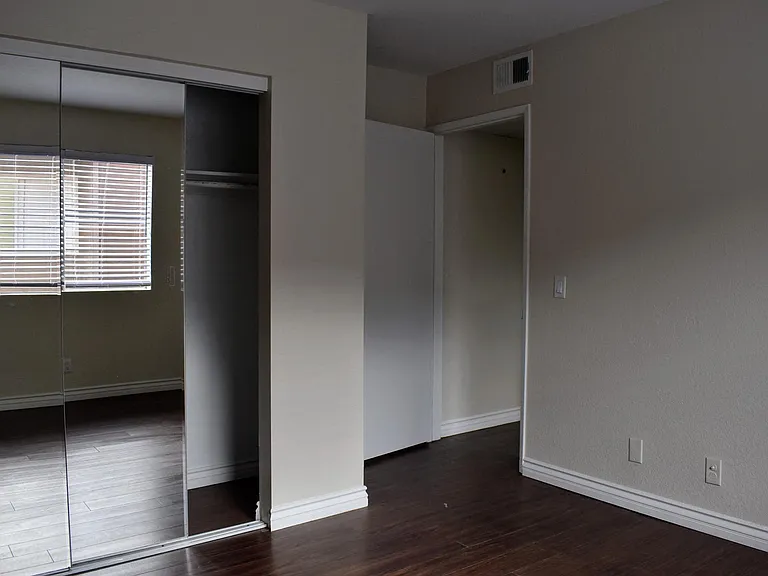 1010 Raleigh Street — Photo 15
