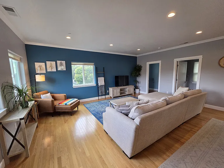 710 Landis Cir — Photo 9