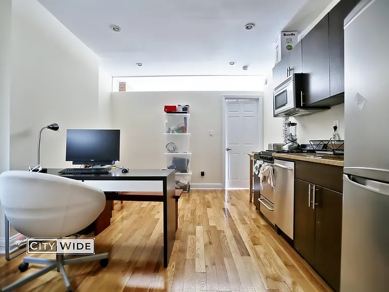 42 Clinton St #8 — Photo 1