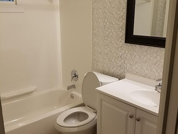 2nd image of 1465 Riverside Dr #1