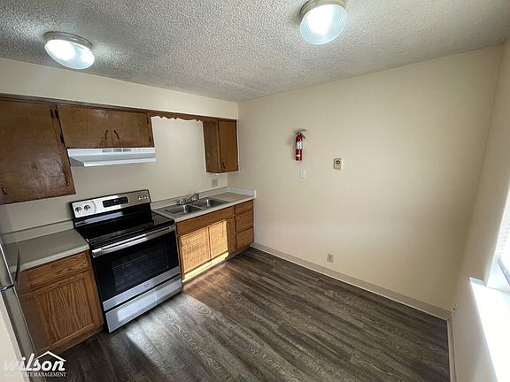 4th image of 1317 Cherry Ave APT C