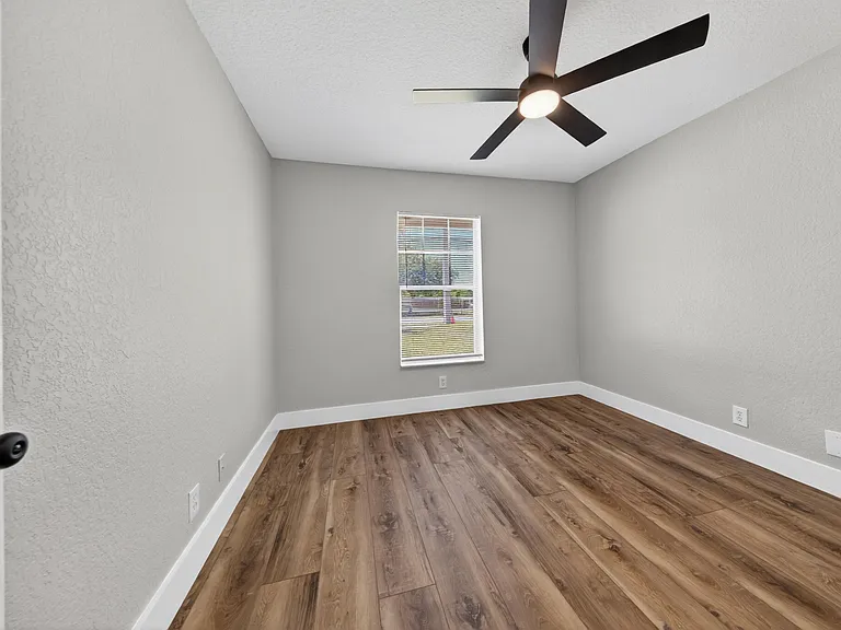 351 NW 8th Ave — Photo 23