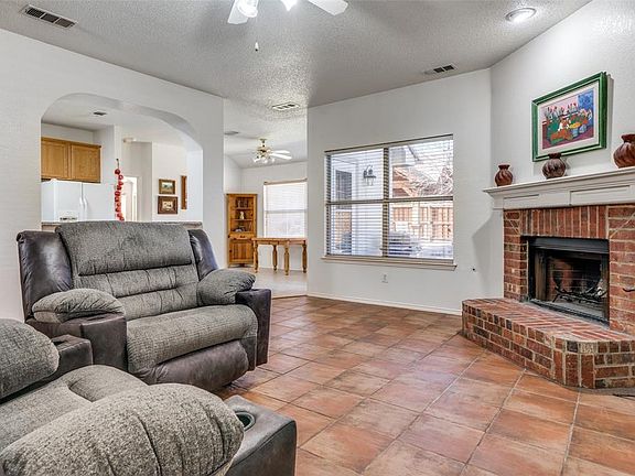 5th image of 6911 Highland Crest Ln