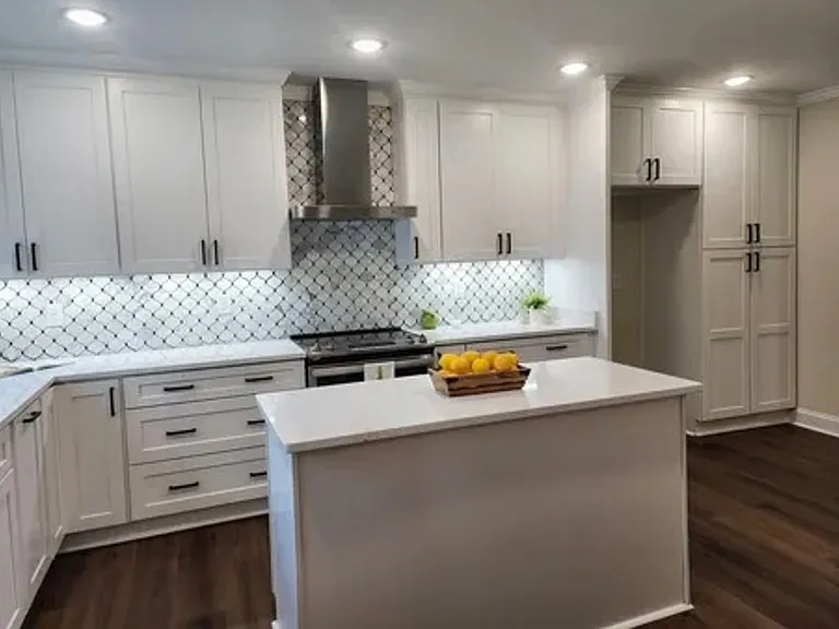 2925 Forest Dr — Photo 2