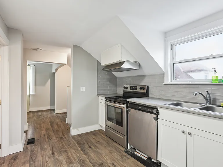 19 Seneca St #2 — Photo 5