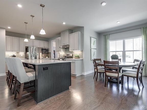 5th image of 9144 Garrison Manor Dr