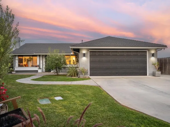 1488 Manzanita St, Carpinteria, CA 93013