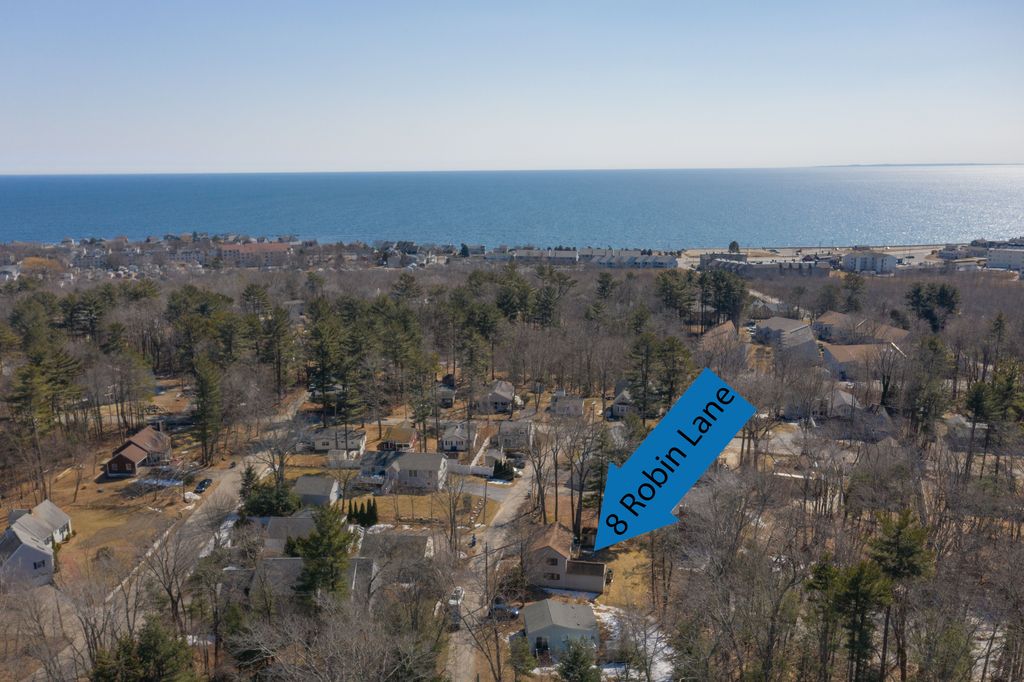8 Robin Ln - Property Image