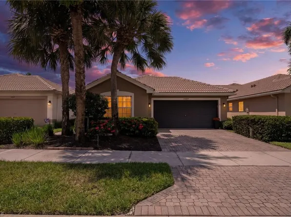 2065 Painted Palm DR, NAPLES, FL 34119