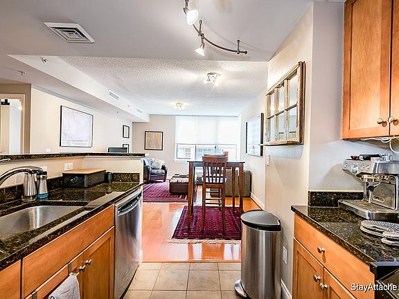 3rd image of 1020 N Highland St Unit 315