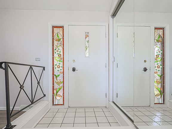 4th image of 1601 N Rosetree Ln