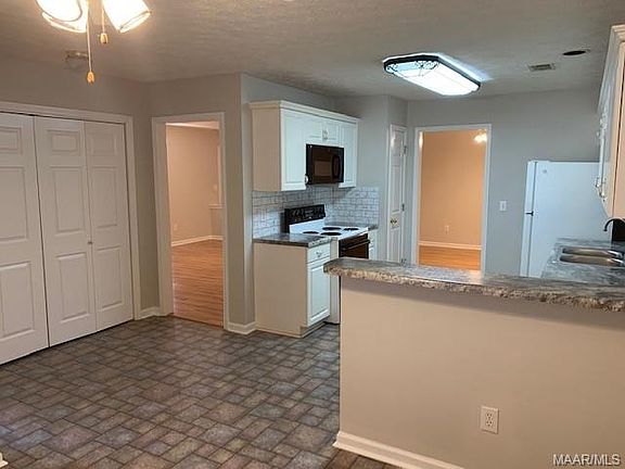 5th image of 6413 Chaprice Ln