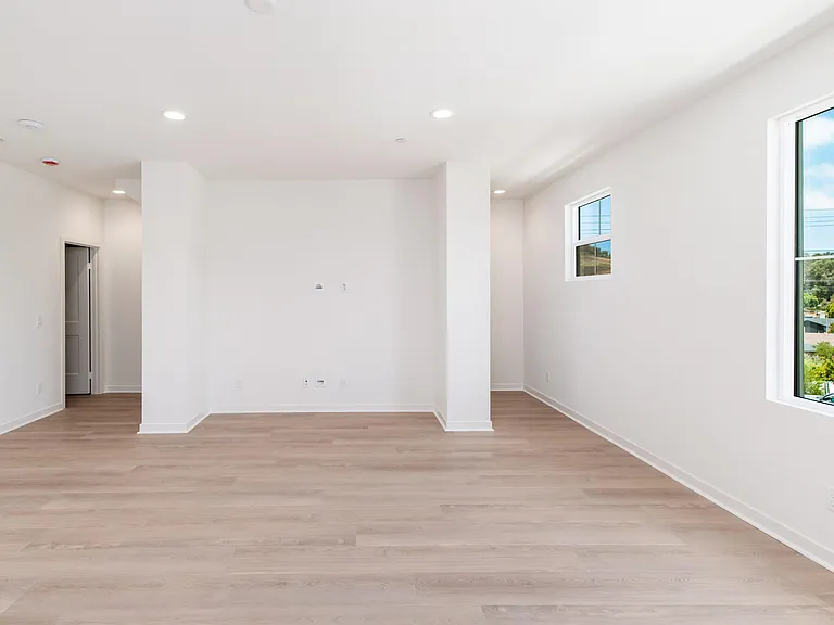 4618 Catmint Ln — Photo 11