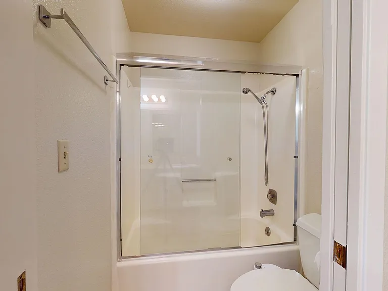 1027 W Dakota Ave #104 — Photo 14