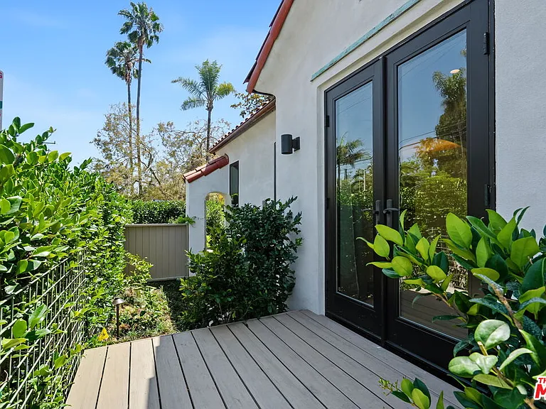 9001 Rosewood Ave — Photo 17