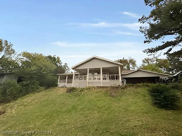 805 E 6th St, Heavener, OK 74937