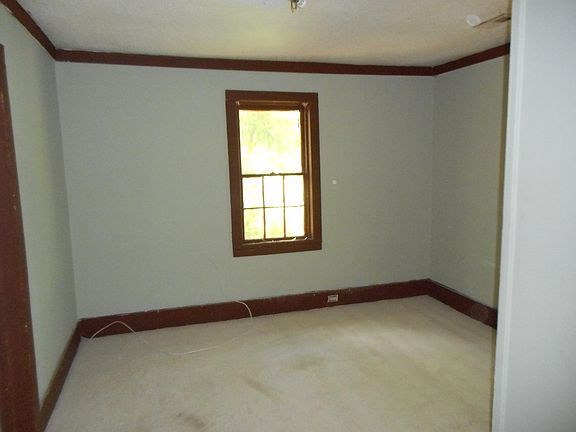 4th image of 5565 Thistledown Dr