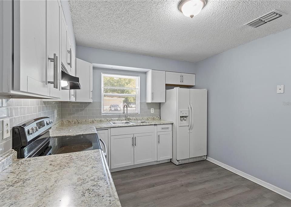1st image of 1703 Birchwood Cir Unit 1
