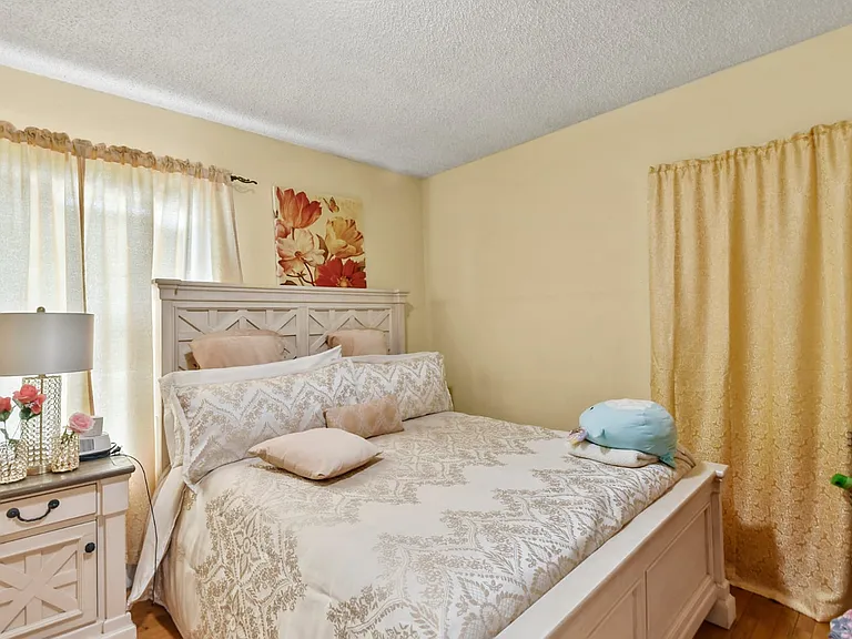 25 Ware St #2 — Photo 3