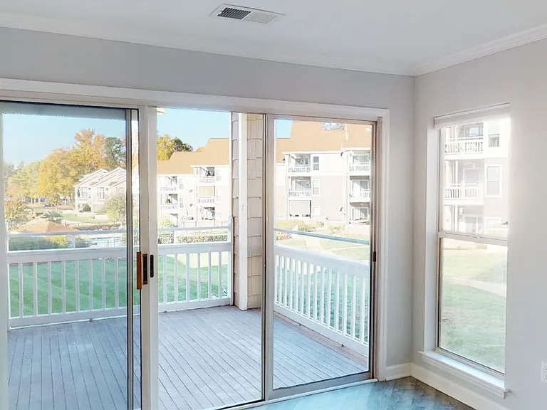1105 Torrence Cir — Photo 17