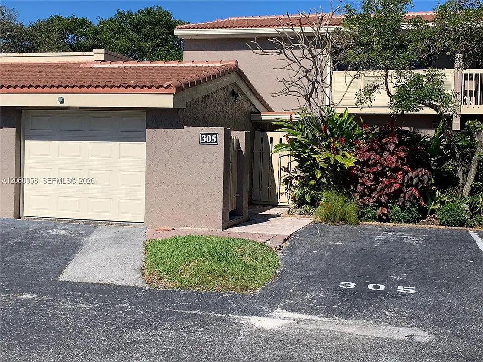 305 Bonnie Brae Way #27