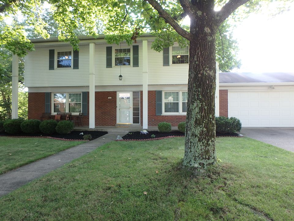 Front w/ 2 car garage