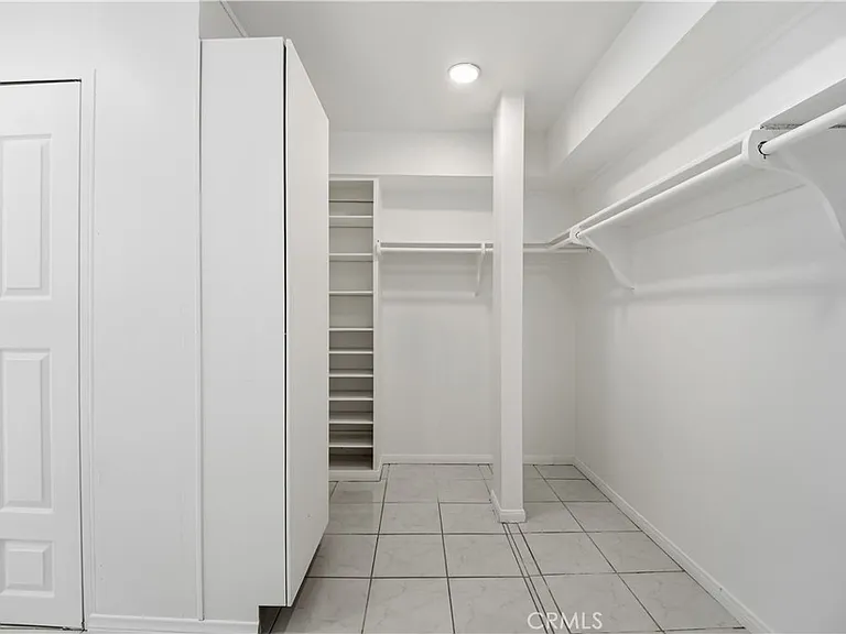 5301 Balboa Blvd #F7 — Photo 29