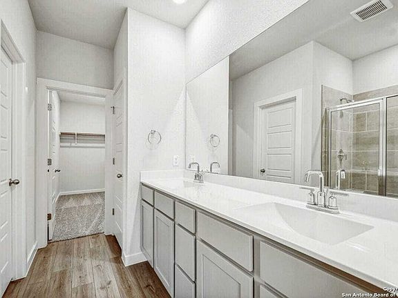 5th image of 760 Langston Lane