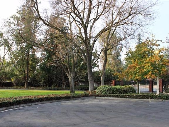5th image of 5774 N Van Ness Blvd