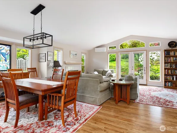 2475 SW Talon Loop, Oak Harbor, WA 98277